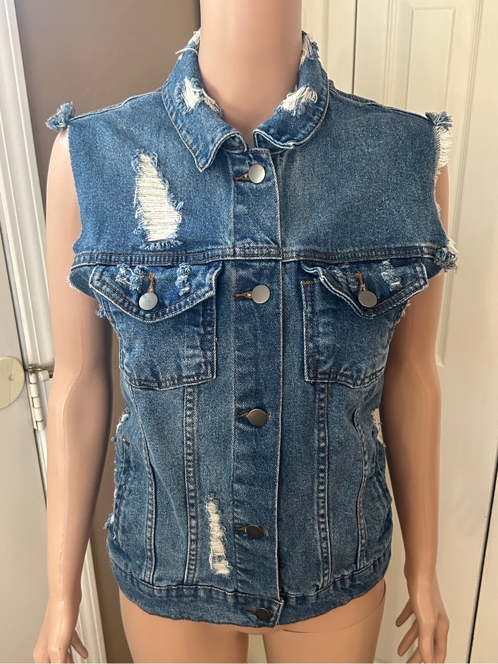 Wild Fable Light Blue Distressed Jean Jacket size M - Picture 2 of 10